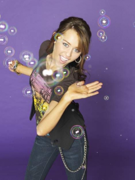 Miley+Cyrus+bubbles2.jpg